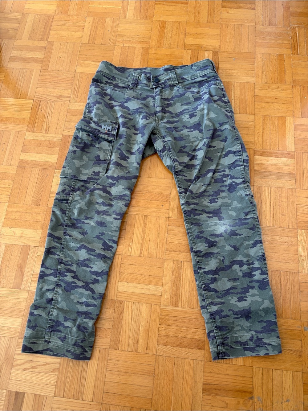 Helly Hansen camo work pants 30 x 30
